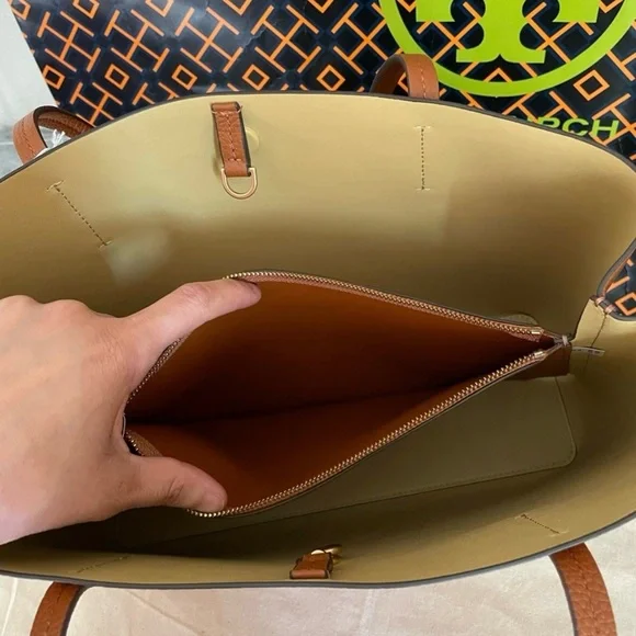 New✨ medium blake center zip tote - Picture 9 of 13